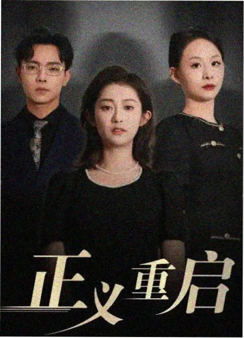 图集资讯配图，桌上摊开的动漫卡通人物图片设定稿